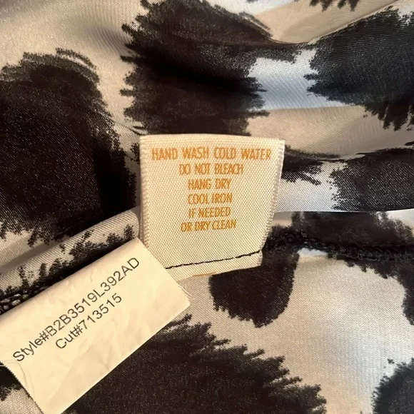 Adiva sleeveless blouse Size Medium black and white - Picture 5 of 9